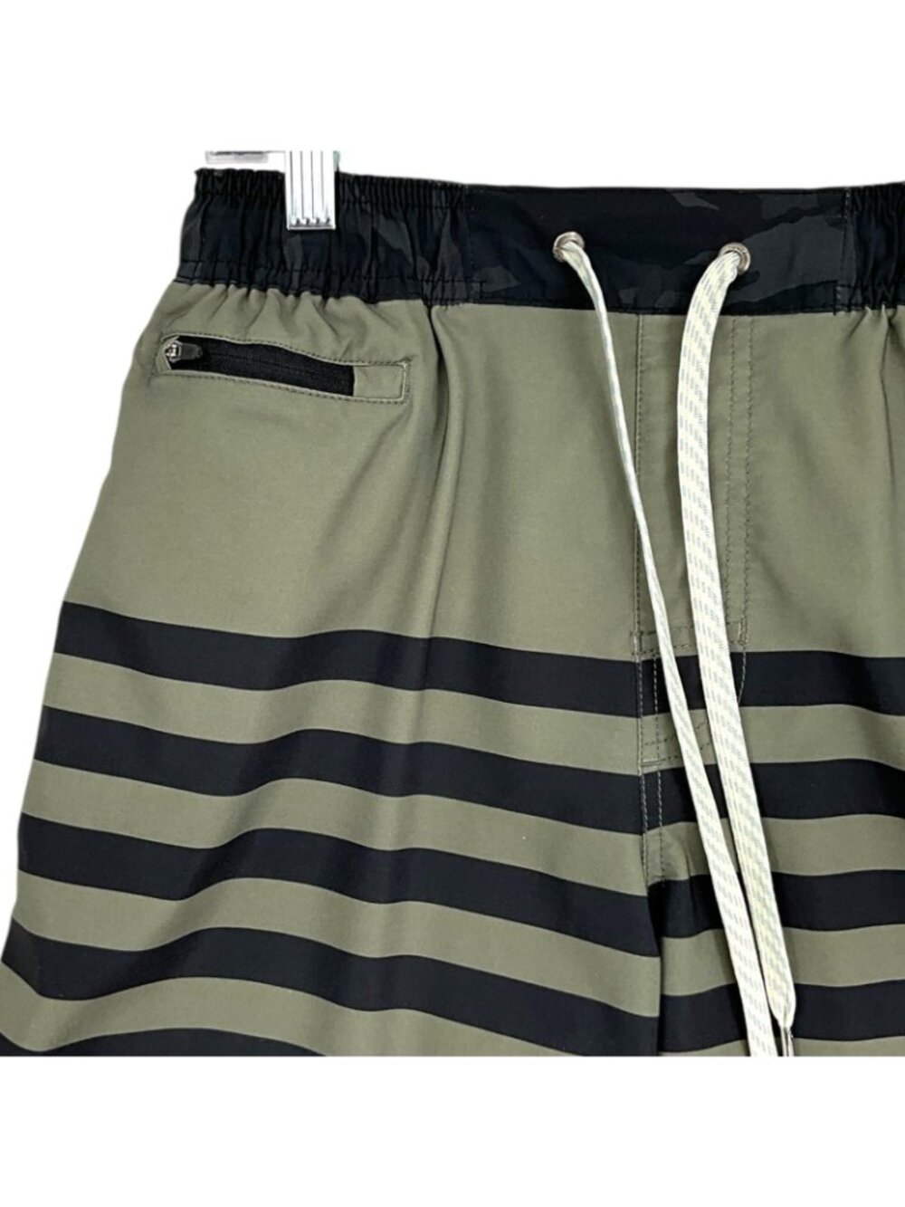 Vuori Banks Shorts Mens Medium Olive Green Striped Unlined Elastic Waist Pockets - Picture 3 of 10